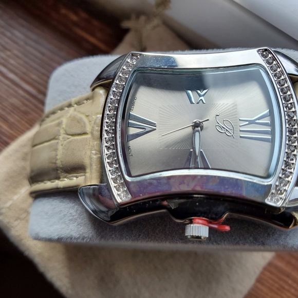 Womens Burgi Watch..Discounted Shipping - Picture 8 of 9